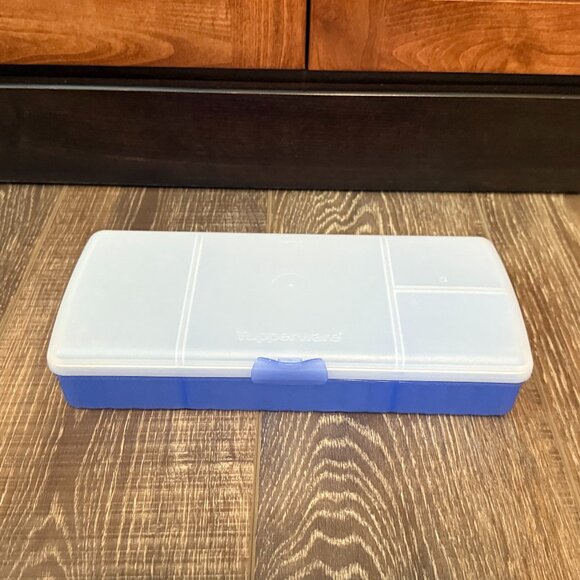 Tupperware Lunch N Things Divided Hinged Container - Picture 2 of 11